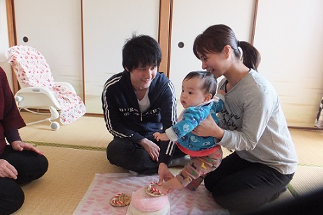 １歳になったら一升餅 福岡は背負わずに踏む Japan 世界マザーサロン